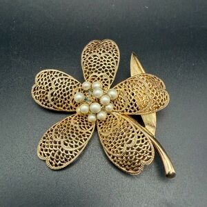 Vintage Judy Lee Gold Filigree Flower Brooch Faux Pearl Floral Pin Signed